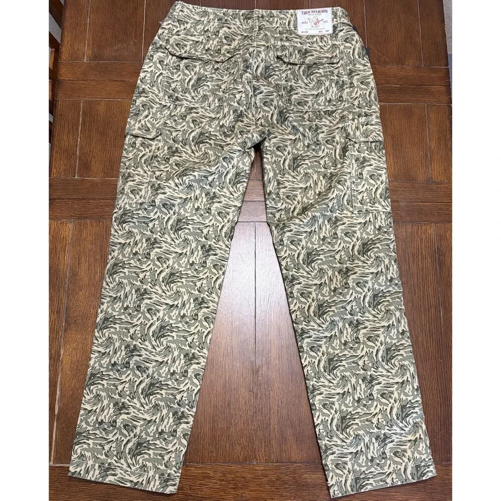 True Religion Men’s Abstract Camo Cargo Pants Size 31 NWT
